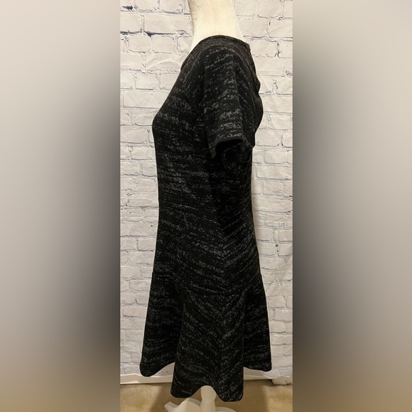 Loft Dress Woman’s Black Gray A Line Short Sleeve Stretch Knit Ann Taylor 4 - Picture 3 of 7